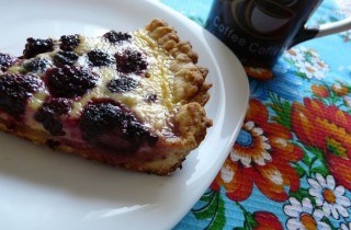 Пирог с ежевикой и белым шоколадом - фото шага 5