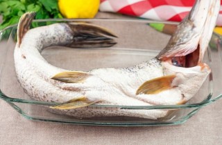 Щука, фаршированная грибами и овощами - фото шага 5