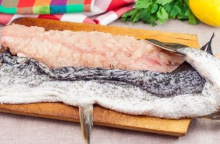 Щука, фаршированная грибами и овощами - фото шага 7