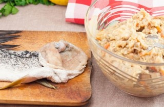 Щука, фаршированная грибами и овощами - фото шага 9