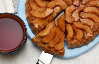 Тарт Татен с айвой