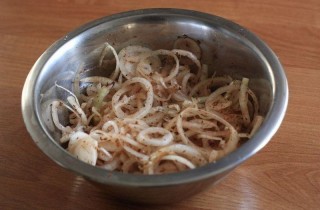 Говяжий шашлык на сковороде - фото шага 3