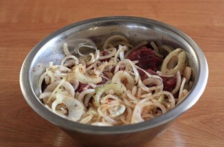 Говяжий шашлык на сковороде - фото шага 4