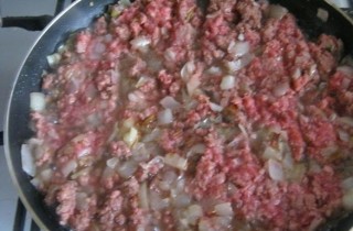 Картофельная запеканка с фаршем на скорую руку - фото шага 3