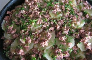 Картофельная запеканка с фаршем на скорую руку - фото шага 6