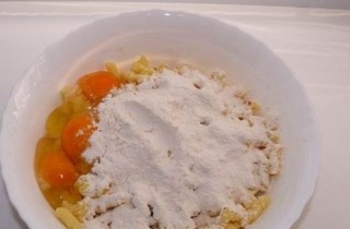 Картофельные зразы с яйцом - фото шага 4