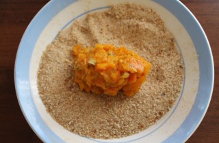 Котлеты из вареной моркови - фото шага 7