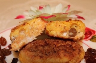 Морковные котлеты с сыром и изюмом
