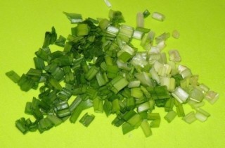 Салат из пекинской капусты с курицей - фото шага 2