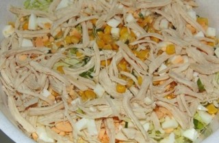Салат с пекинской капустой и курицей - фото шага 6