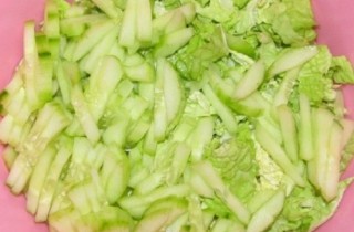 Салат с пекинской капустой и редисом - фото шага 2