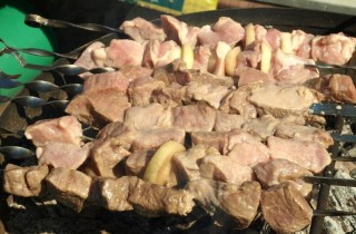 Свиной шашлык на кефире - фото шага 4