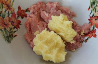 Куриные котлеты с картофелем - фото шага 2