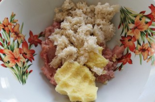 Куриные котлеты с картофелем - фото шага 3