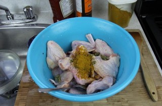 Куриные крылышки во фритюре - фото шага 2