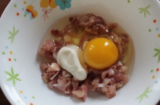 Рубленые куриные котлеты с майонезом - фото шага 3