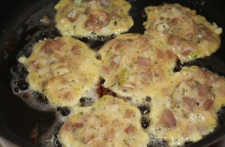 Рубленые куриные котлеты с майонезом - фото шага 6