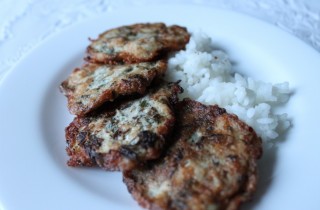 Рубленые куриные котлеты с зеленью