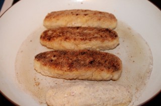 Рыбные котлеты с сыром - фото шага 9