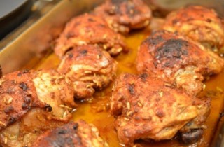 Пикантные куриные бедрышки в духовке - фото шага 4