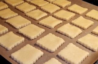 Рассыпчатое песочное печенье - фото шага 5