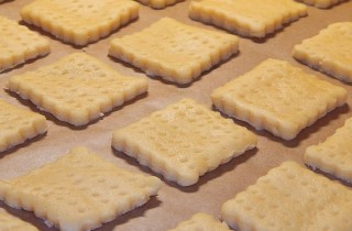 Рассыпчатое песочное печенье - фото шага 6