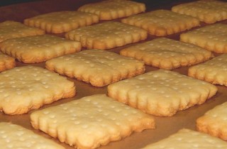 Рассыпчатое песочное печенье - фото шага 7