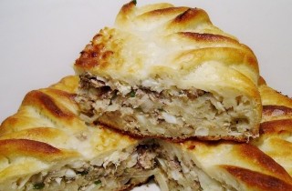 Рыбный пирог из консервов