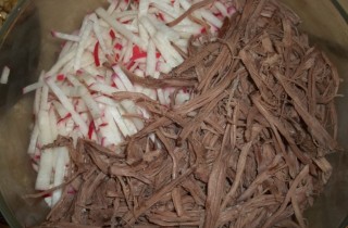 Салат с редисом и говядиной - фото шага 1