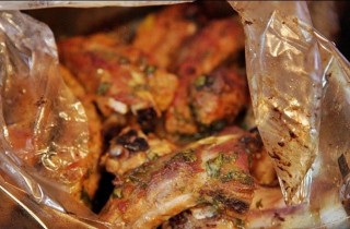 Свиные ребрышки, запеченные в рукаве - фото шага 6