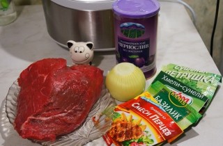 Говядина с черносливом в мультиварке - фото шага 1