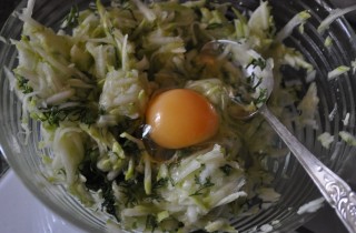 Оладьи из кабачков с болгарским перцем - фото шага 3