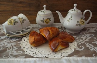 Пирожки с капустой и грибами из дрожжевого теста - фото шага 8