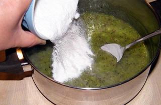 Джем из крыжовника и киви - фото шага 4