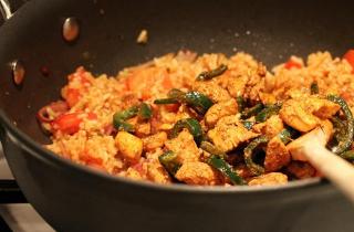 Острая курица с рисом - фото шага 13