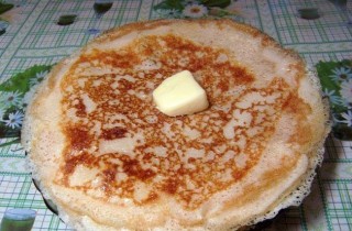 Блины из дрожжевого теста на молоке