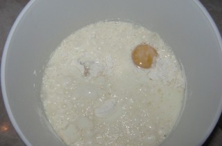 Блины на кислом молоке - фото шага 1