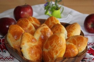 Быстрые пирожки с яблоками
