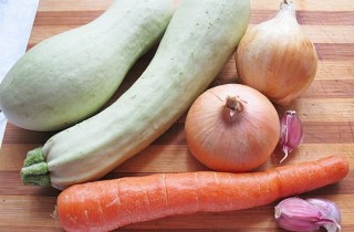 Кабачковые оладьи с курицей - фото шага 2