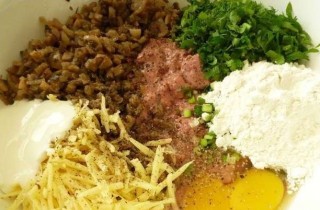 Котлеты из куриной печени с грибами и сыром - фото шага 3