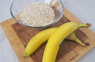 Овсяное печенье с бананом и сухофруктами - фото шага 1