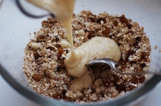 Овсяное печенье с бананом, изюмом и медом - фото шага 5