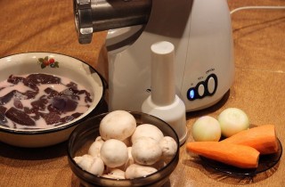 Печеночные котлеты с шампиньонами - фото шага 4