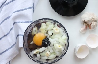 Печеночные оладьи с йогуртовым соусом - фото шага 6