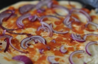 Вкусная пицца на сковороде - фото шага 5