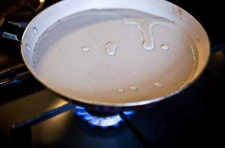 Вкусные блины на молоке - фото шага 10