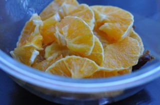 Итальянский салат с апельсинами и финиками - фото шага 3