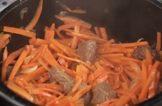 Плов с говядиной в казане - фото шага 4