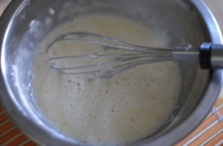 Салат с колбасой и блинами - фото шага 2