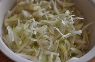 Свиной шашлык с луком и специями - фото шага 1